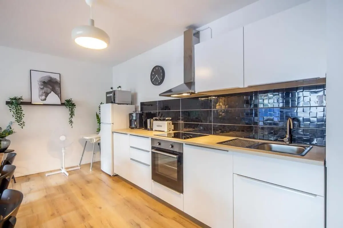 3 Bedroom Apartment In Great Location Hamburg